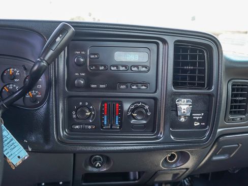 Used 2007 Chevrolet Silverado 2500 W/T RWD image 13