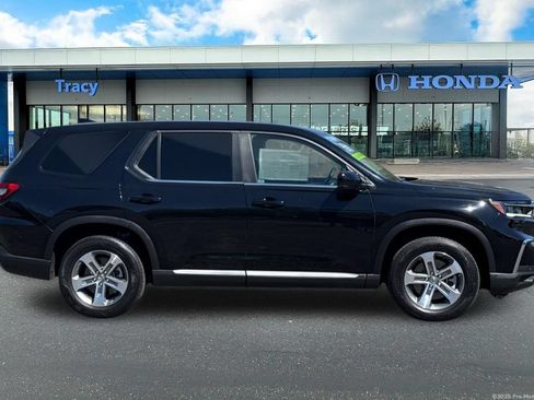 Certified 2024 Honda Pilot EX-L image 4