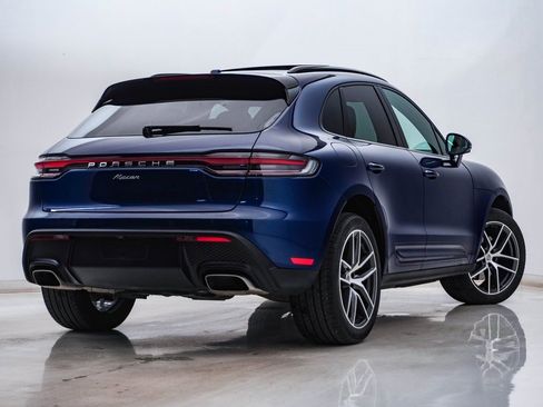 Certified 2025 Porsche Macan image 10