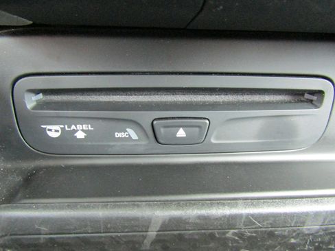 Used 2019 RAM 1500 Laramie image 37