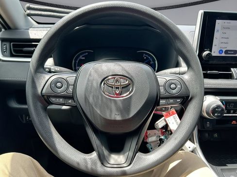 Used 2025 Toyota RAV4 LE AWD/4WD image 14