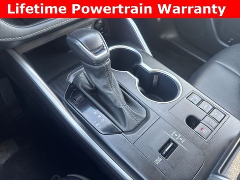 Used 2024 Toyota Highlander XLE image 15