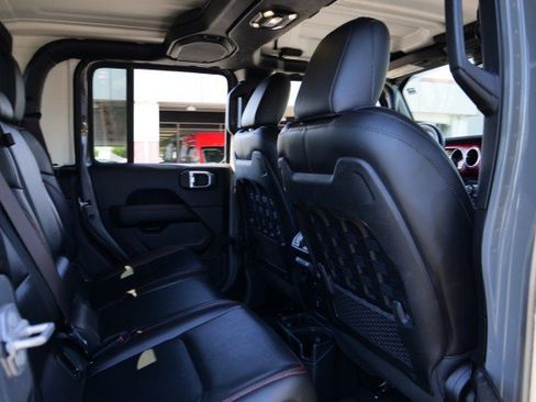 Used 2021 Jeep Gladiator Rubicon AWD/4WD image 41