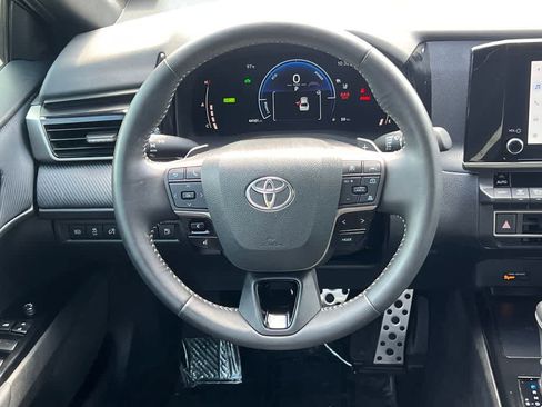 Used 2025 Toyota Camry SE w/ Convenience Package FWD image 22