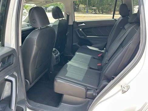 Used 2022 Volkswagen Tiguan SE image 6