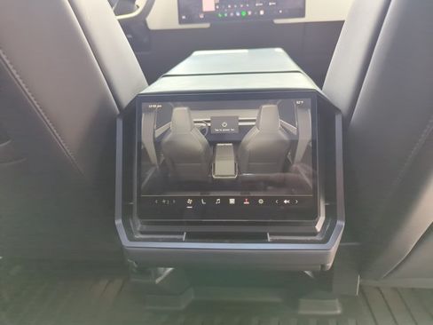 Used 2024 Tesla Cybertruck AWD Crew Cab image 20