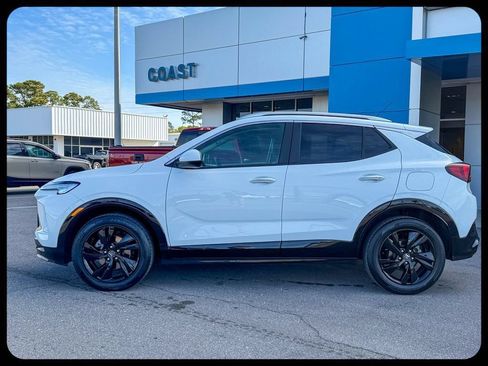 Used 2024 Buick Encore GX Sport Touring FWD image 16