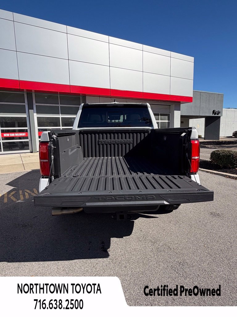 Used 2024 Toyota Tacoma SR5 AWD/4WD image 9