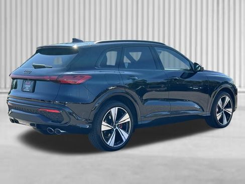 New 2026 Audi SQ5 Prestige AWD/4WD image 5