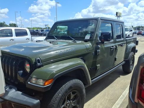 Used 2022 Jeep Gladiator Sport AWD/4WD image 4