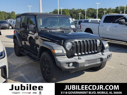 Used 2018 Jeep Wrangler Unlimited Sport AWD/4WD image 1