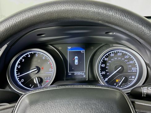 Used 2022 Toyota Camry LE FWD image 19