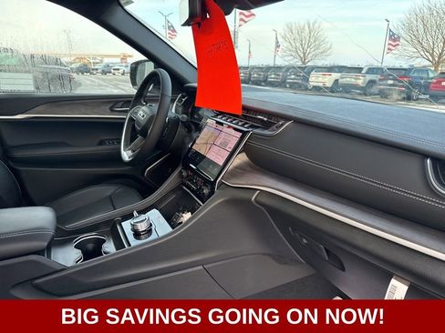 New 2025 Jeep Grand Cherokee L Limited w/ Luxury Tech Group II image 50