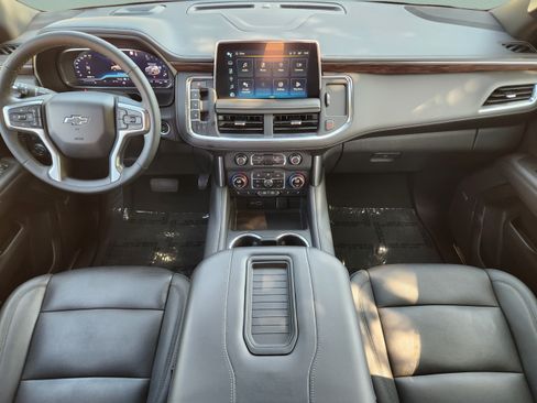 Used 2023 Chevrolet Suburban Z71 w/ Luxury Package AWD/4WD image 22