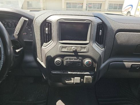 Used 2021 Chevrolet Silverado 1500 Custom AWD/4WD image 9