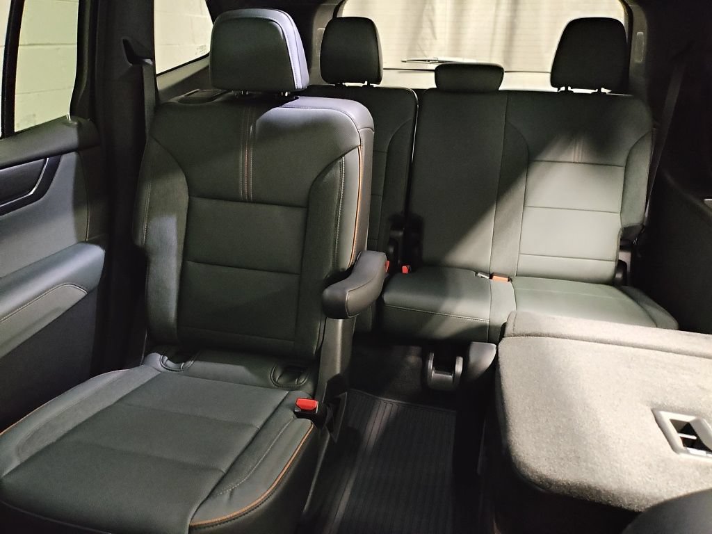 New 2026 GMC Acadia AT4 w/ LPO, Floor Liner Package AWD/4WD image 29