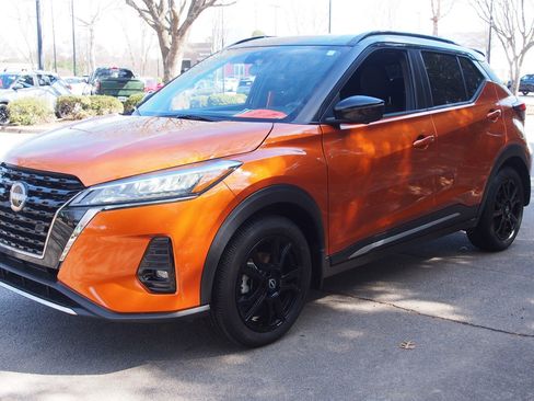 Used 2024 Nissan Kicks SR image 3