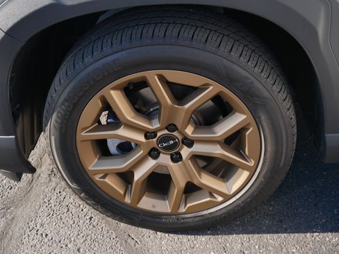 Used 2024 Honda Pilot Touring image 15