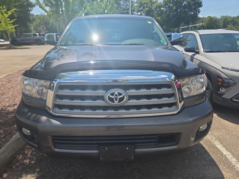 Used 2014 Toyota Sequoia Platinum AWD/4WD image 9