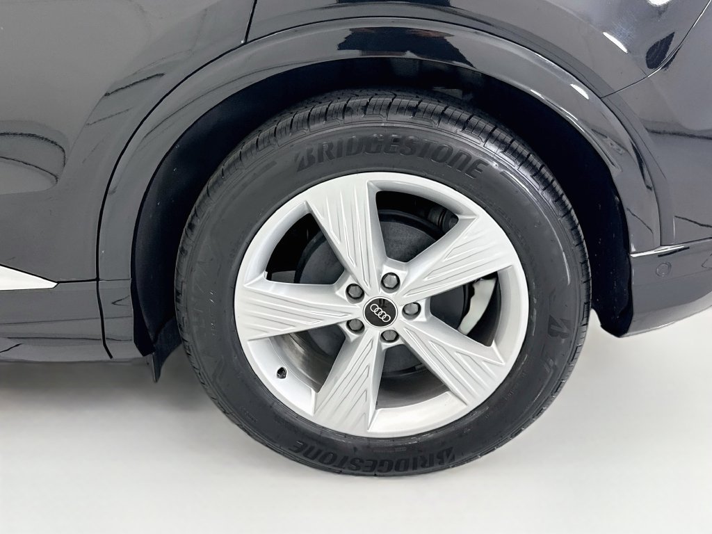 Certified 2024 Audi Q4 e-tron Premium Plus w/ Premium Plus AWD/4WD image 30