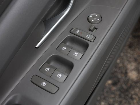 Used 2024 Hyundai Elantra SEL image 23