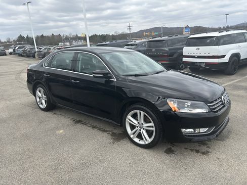 Used 2013 Volkswagen Passat 3.6 SE image 3