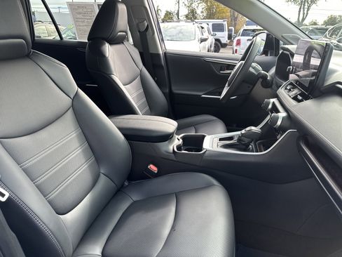 Used 2025 Toyota RAV4 Limited image 13