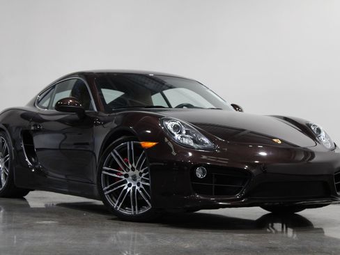Used 2016 Porsche Cayman S image 2