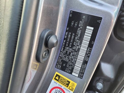 Used 2019 Toyota Highlander XLE image 17