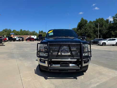 Used 2017 Ford F250 Lariat w/ Lariat Ultimate Package AWD/4WD image 2