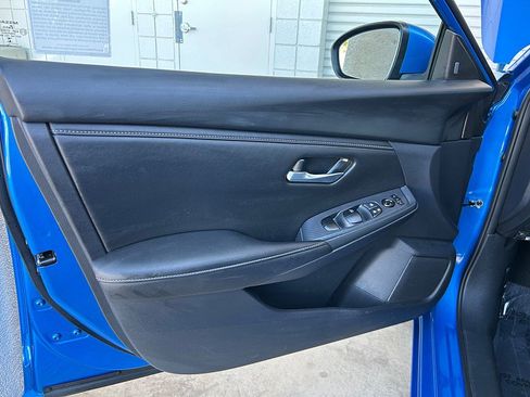 Used 2025 Nissan Sentra SV FWD image 17