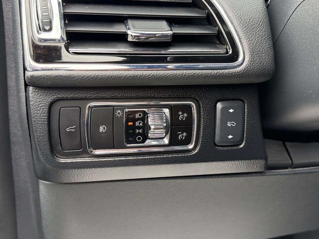 Used 2023 Lincoln Navigator Reserve AWD/4WD image 20
