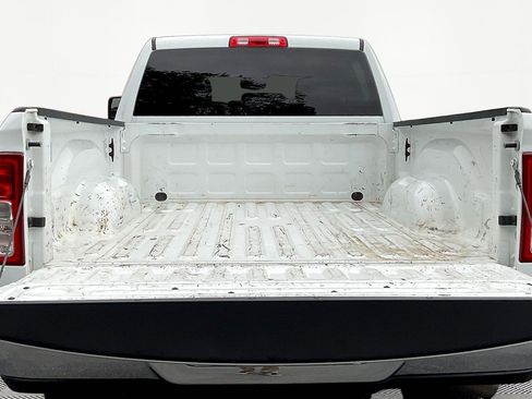 Used 2024 RAM 2500 Big Horn AWD/4WD image 27