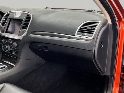 Used 2020 Chrysler 300 Touring L w/ 300 Premium Group RWD image 17
