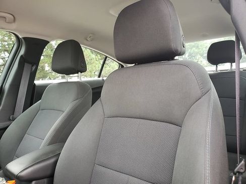 Used 2017 Chevrolet Cruze LT FWD image 17