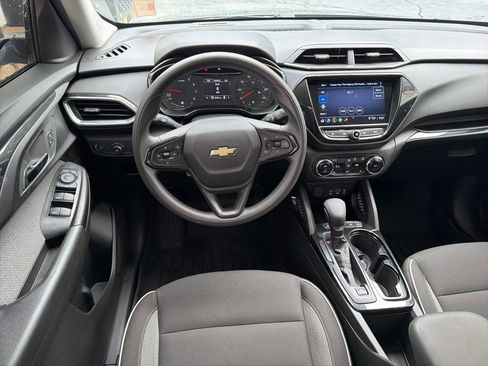 Used 2023 Chevrolet TrailBlazer LT w/ Convenience Package AWD/4WD image 5