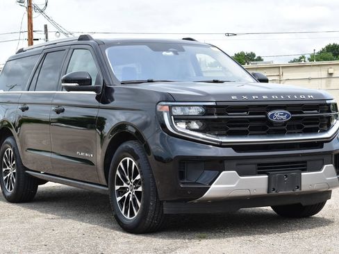 Used 2025 Ford Expedition Max Platinum AWD/4WD image 3