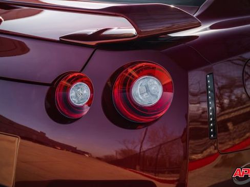 Used 2015 Nissan GT-R Premium image 54