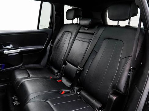 Used 2020 Mercedes-Benz GLB 250 image 17