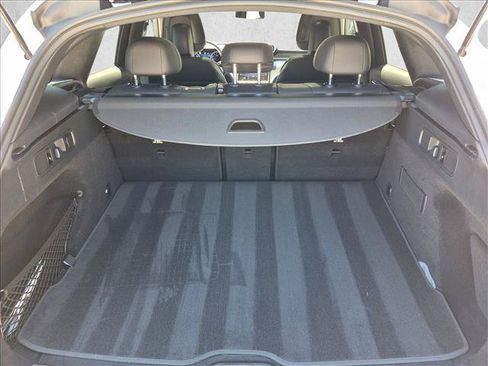 Used 2023 Mercedes-Benz GLC 300 4MATIC image 6