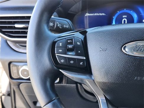 Certified 2022 Ford Explorer Platinum w/ Equipment Group 601A image 31