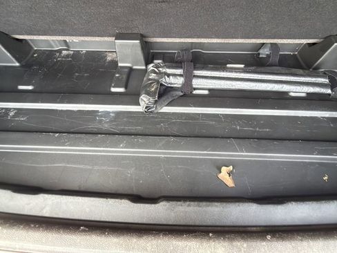 Used 2021 Chevrolet Tahoe Z71 w/ Luxury Package image 16