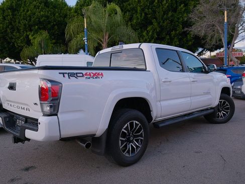 Used 2020 Toyota Tacoma TRD Sport image 6