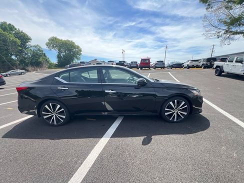 Used 2020 Nissan Altima 2.0 Platinum FWD image 4