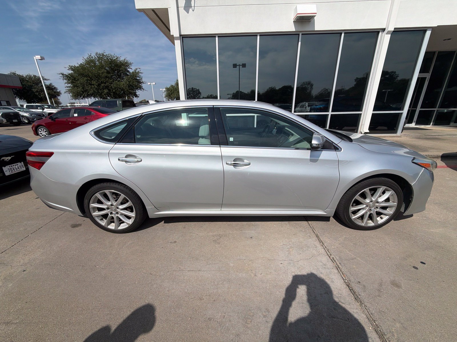 Used 2014 Toyota Avalon Limited FWD image 4