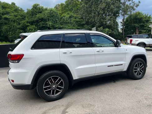 Used 2018 Jeep Grand Cherokee Trailhawk w/ Trailhawk Luxury Group AWD/4WD image 9