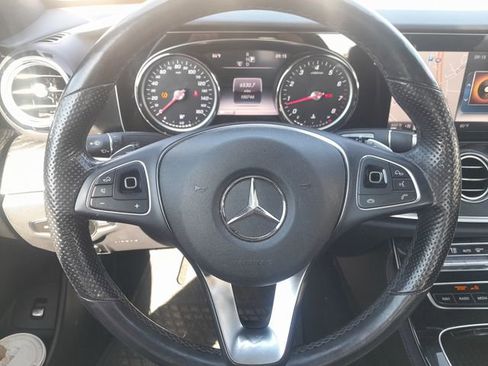 Used 2017 Mercedes-Benz E 300 4MATIC image 7