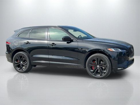 Used 2024 Jaguar F-PACE R-Dynamic S image 4