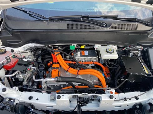 New 2027 Chevrolet Bolt LT w/ Comfort Package FWD image 30