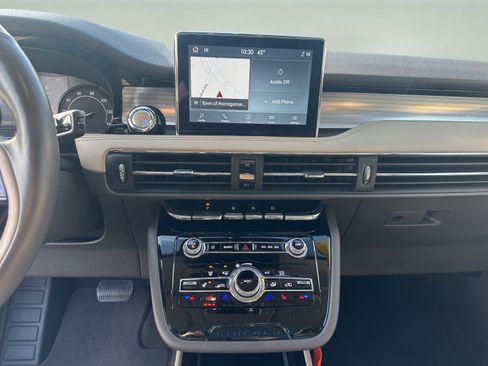 Used 2022 Lincoln Corsair AWD w/ Premium Package image 14